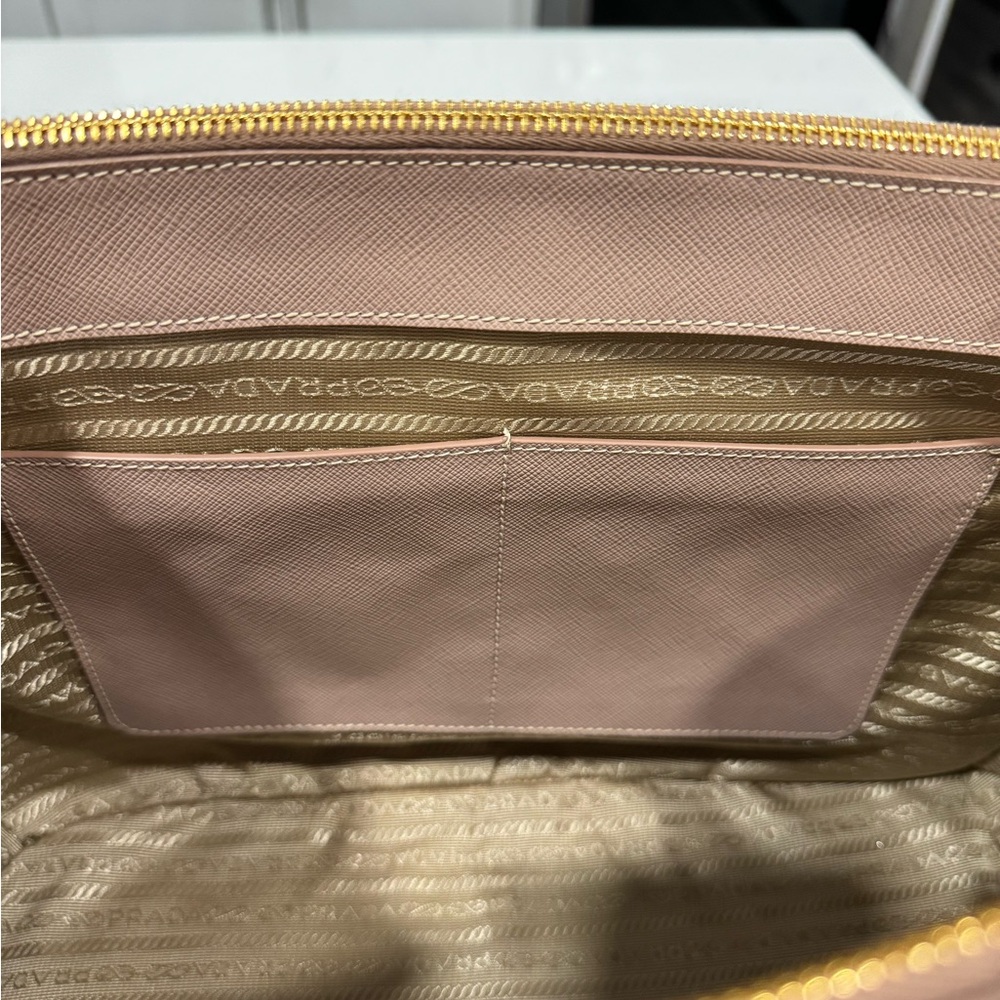 Lux Prada Galleria Saffiano leather tote - Picture 9 of 16